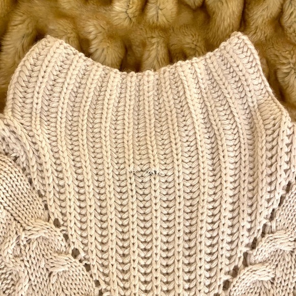 Marciano Cream Oversized Cable Knit Sweater π€ Off-Shoulder Luxe Cozy | Size M - Picture 6 of 7
